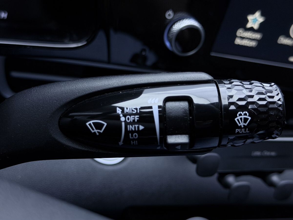 Hyundai Elantra 2022 - фото автомобиля