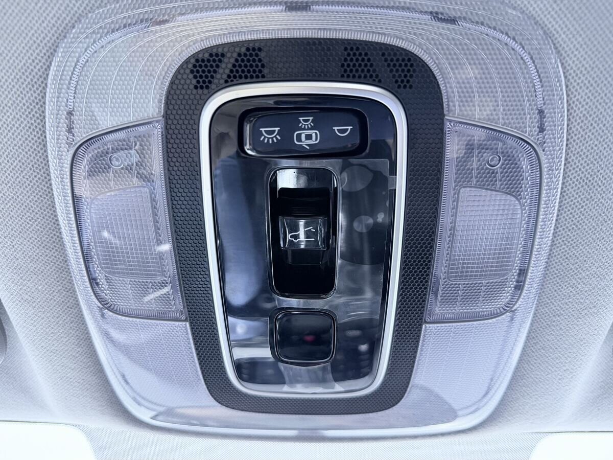 Hyundai Elantra 2022 - фото автомобиля