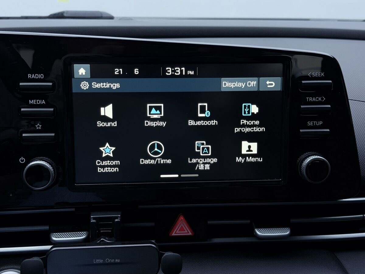 Hyundai Elantra 2022 - фото автомобиля