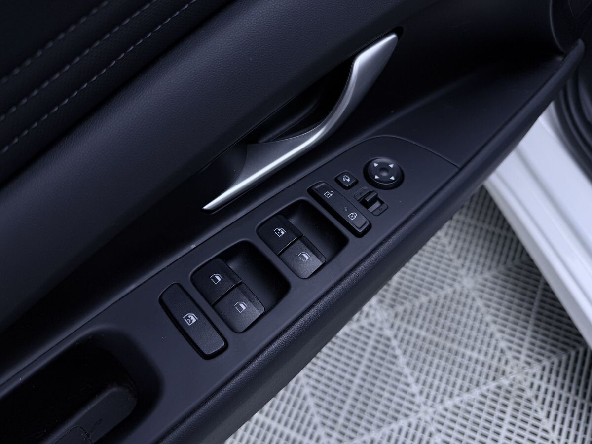 Hyundai Elantra 2022 - фото автомобиля