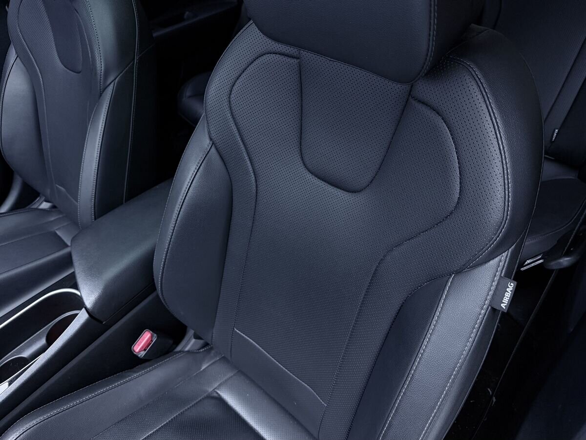 Hyundai Elantra 2022 - фото автомобиля