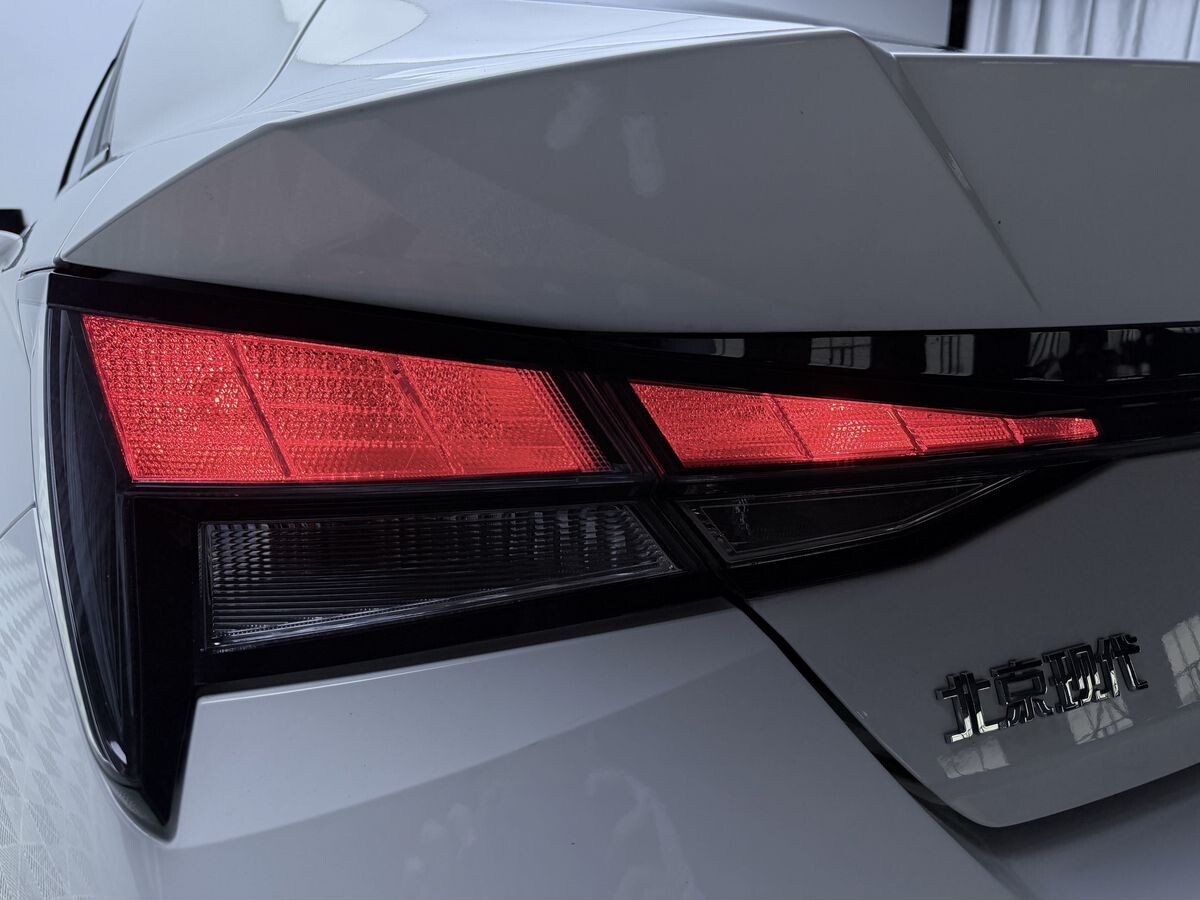 Hyundai Elantra 2022 - фото автомобиля