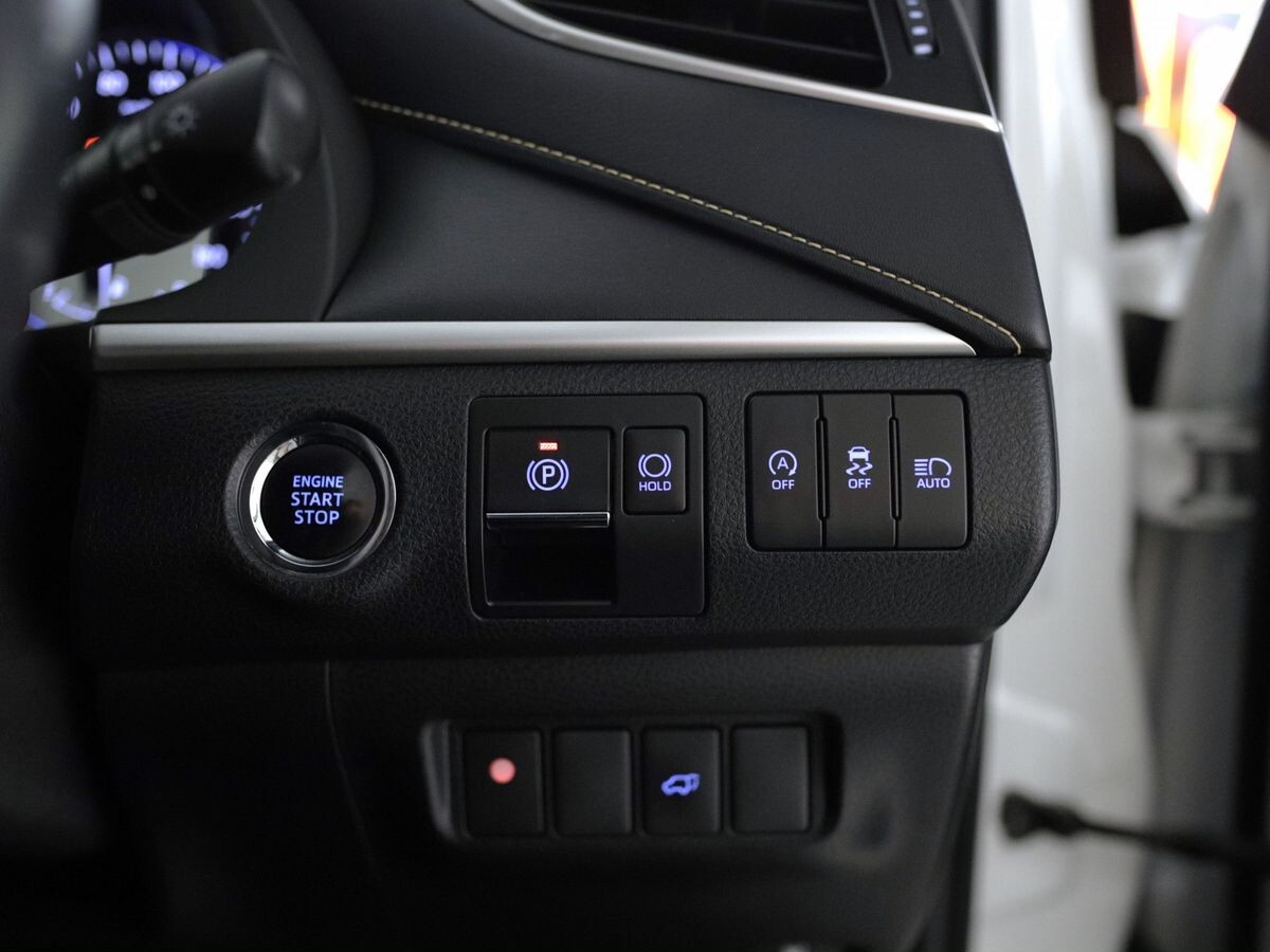 Toyota Harrier 2018 - фото автомобиля