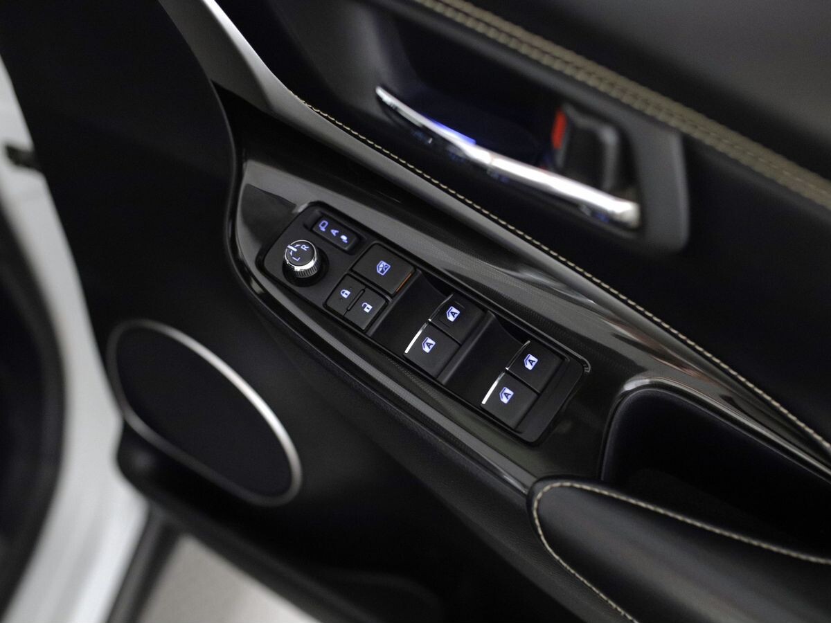 Toyota Harrier 2018 - фото автомобиля