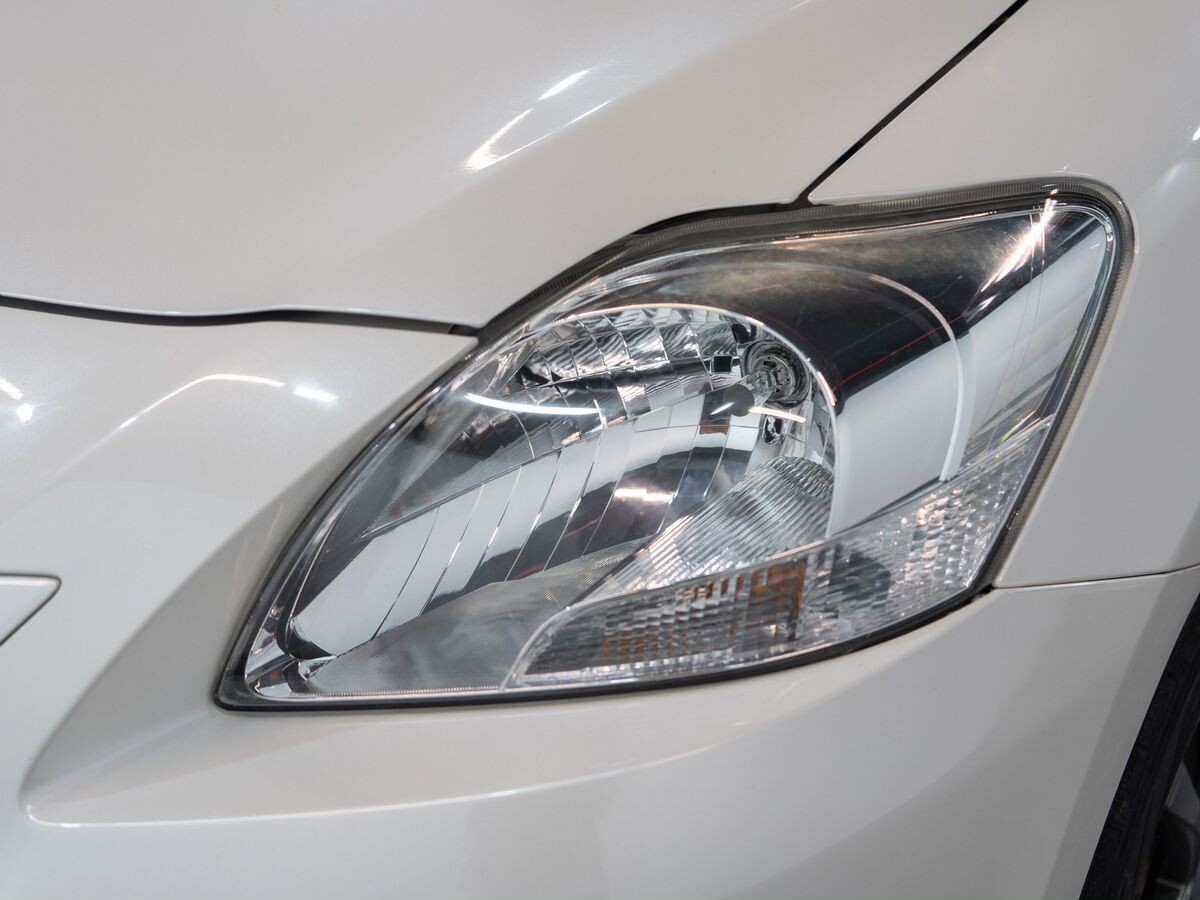 Toyota Belta 2009 - фото автомобиля