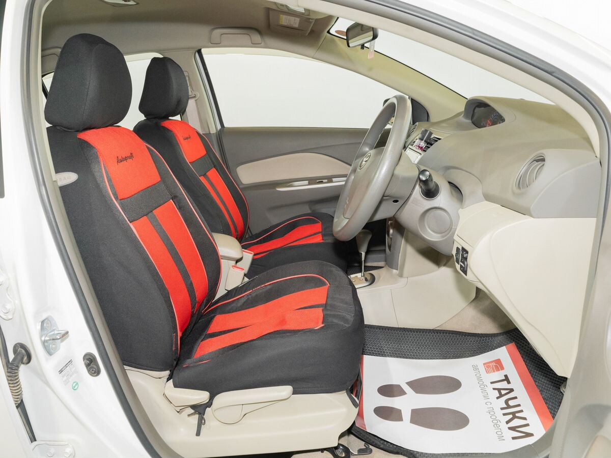Toyota Belta 2009 - фото автомобиля