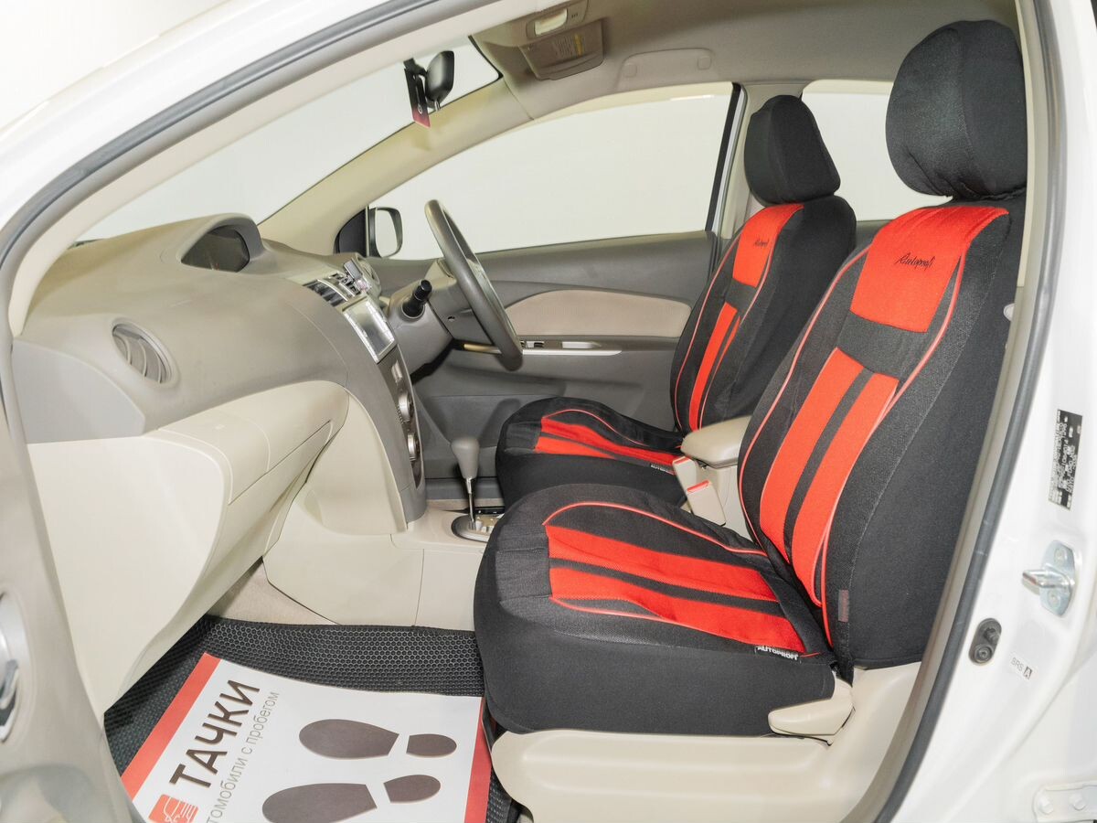 Toyota Belta 2009 - фото автомобиля