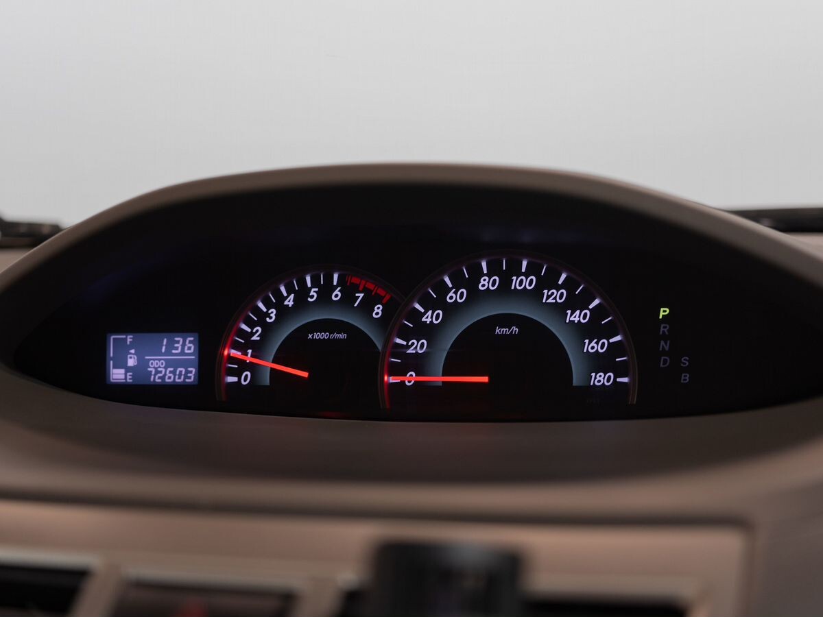 Toyota Belta 2009 - фото автомобиля