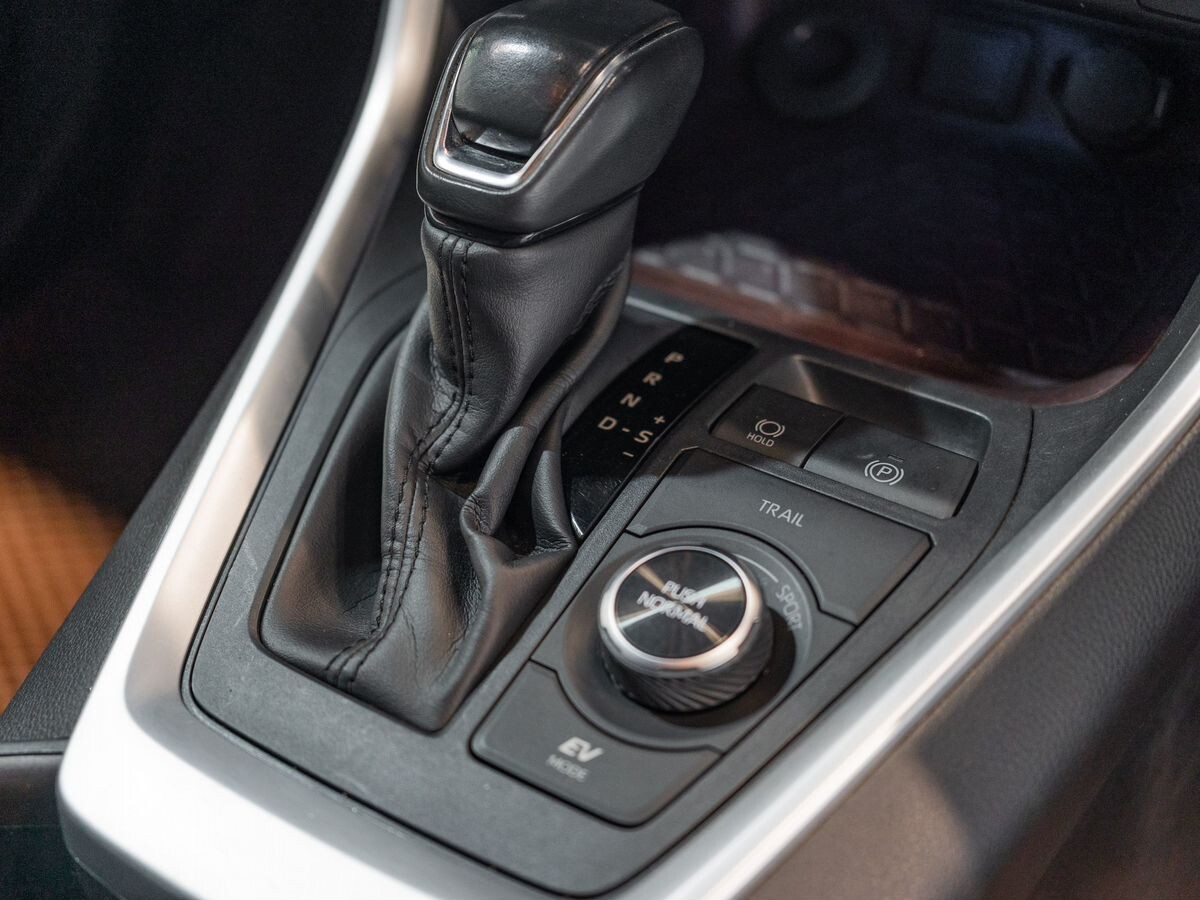 Toyota RAV4 2019 - фото автомобиля