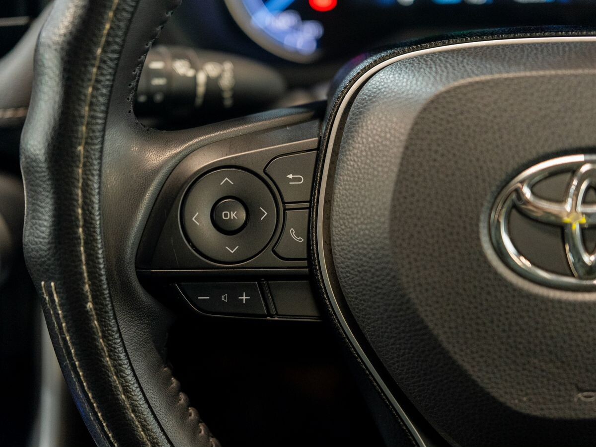 Toyota RAV4 2019 - фото автомобиля