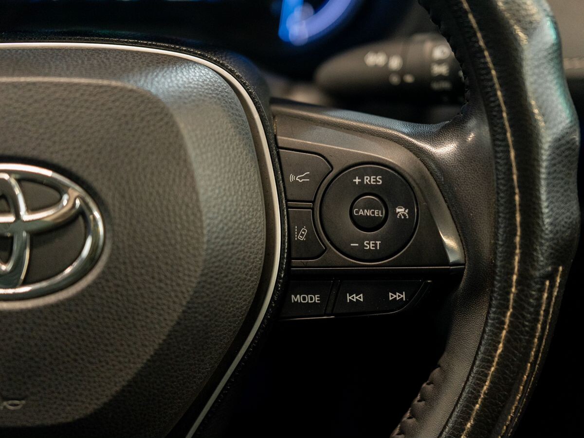 Toyota RAV4 2019 - фото автомобиля