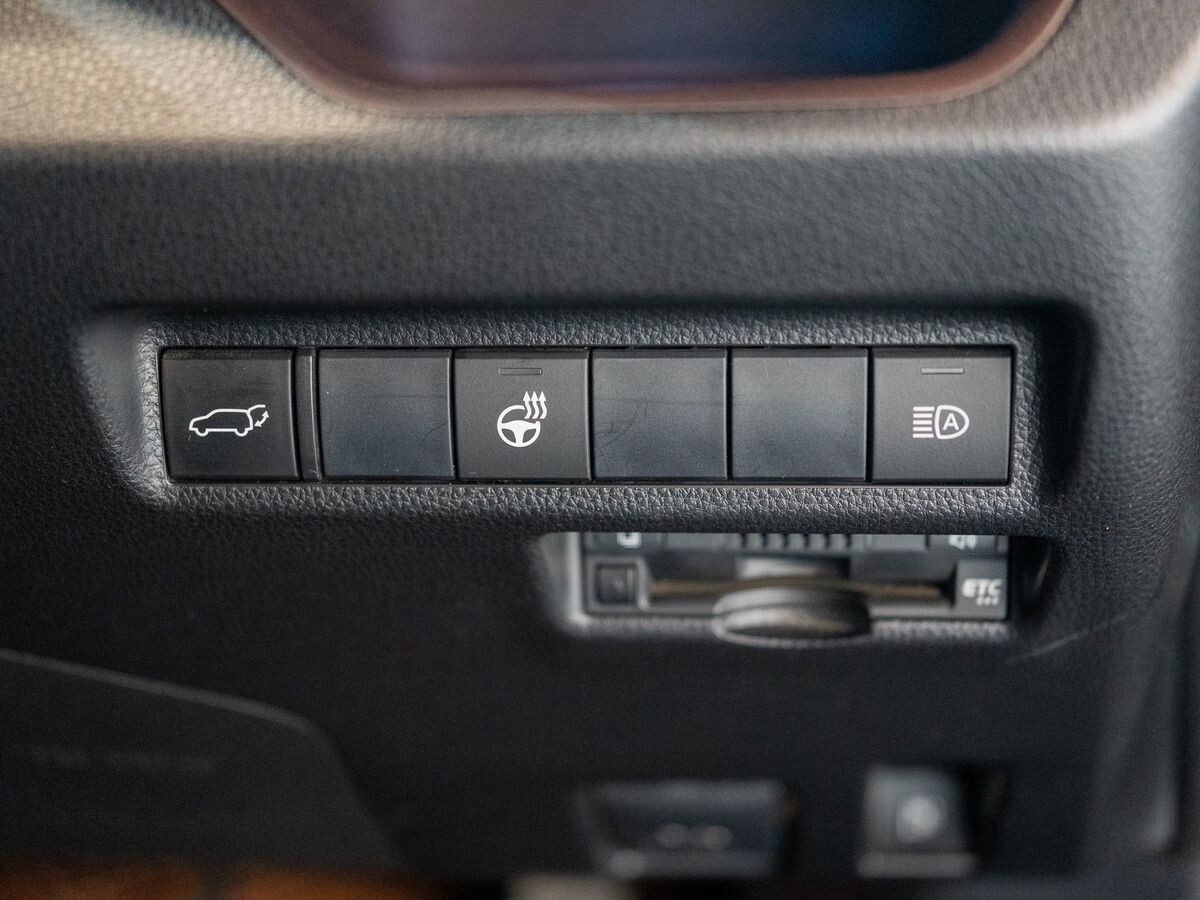 Toyota RAV4 2019 - фото автомобиля