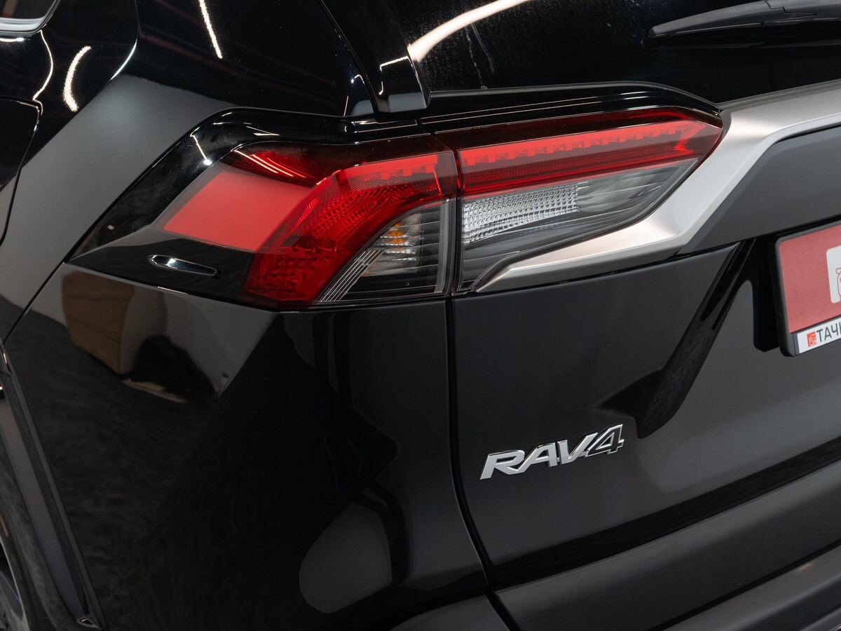 Toyota RAV4 2019 - фото автомобиля