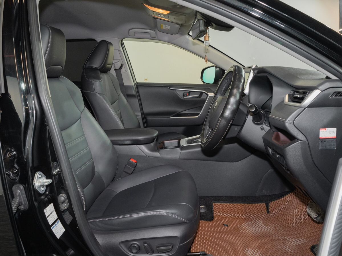 Toyota RAV4 2019 - фото автомобиля
