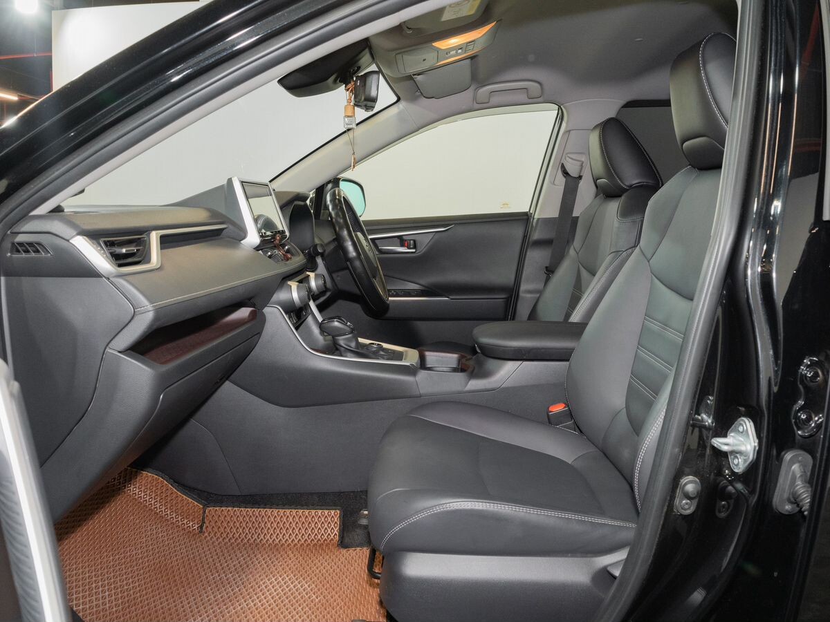 Toyota RAV4 2019 - фото автомобиля