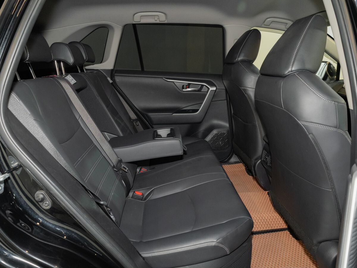 Toyota RAV4 2019 - фото автомобиля