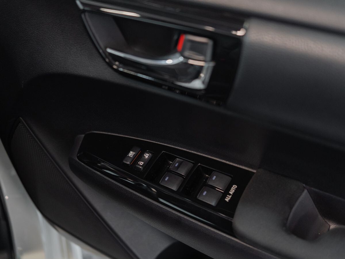 Toyota Corolla Fielder 2019 - фото автомобиля