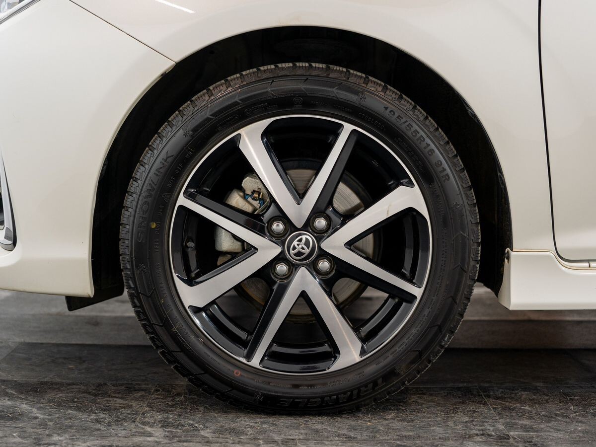 Toyota Corolla Fielder 2019 - фото автомобиля