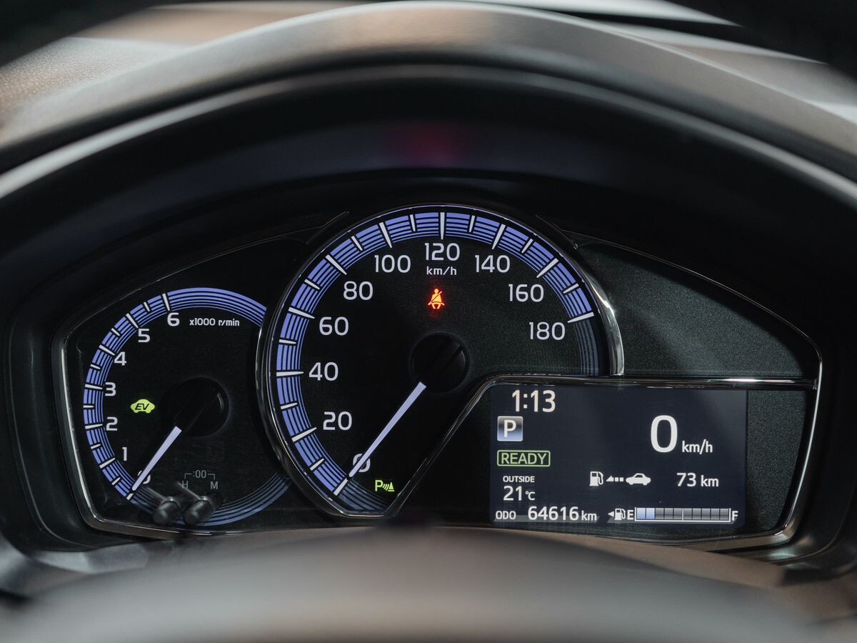 Toyota Corolla Fielder 2019 - фото автомобиля