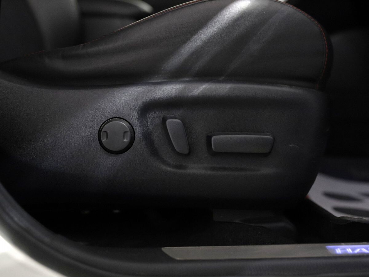 Toyota Harrier 2017 - фото автомобиля