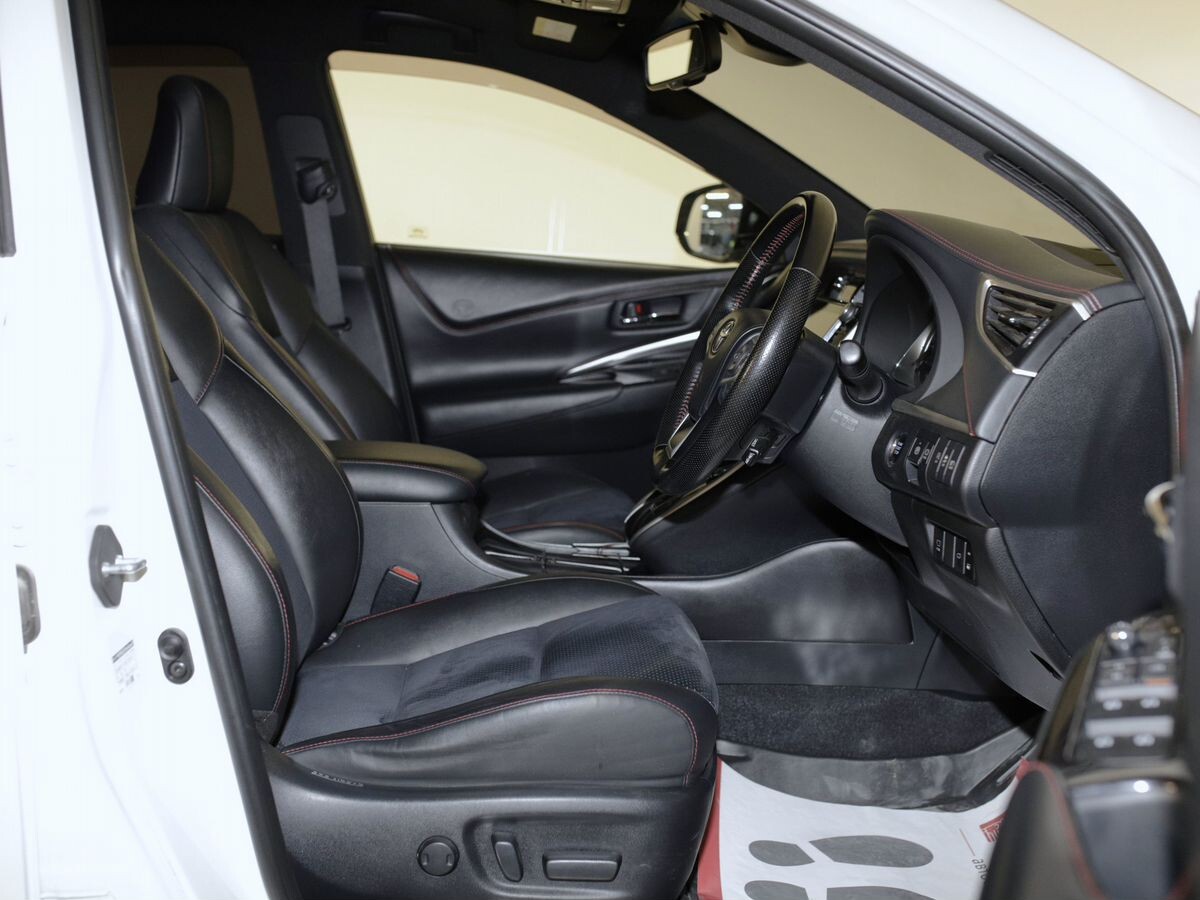 Toyota Harrier 2017 - фото автомобиля