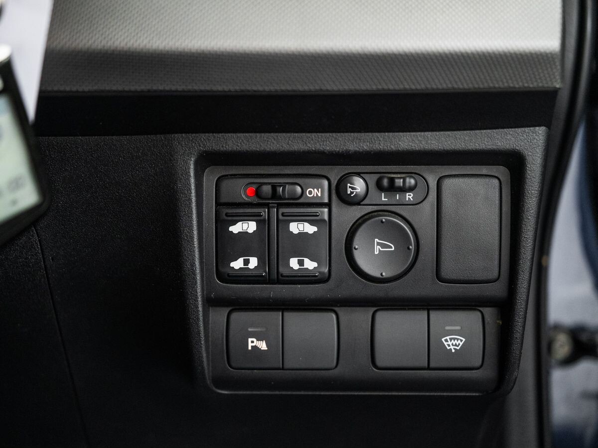 Honda Freed 2010 - фото автомобиля