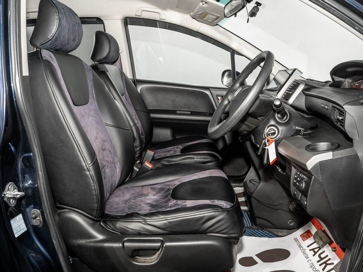Honda Freed 2010 - фото автомобиля