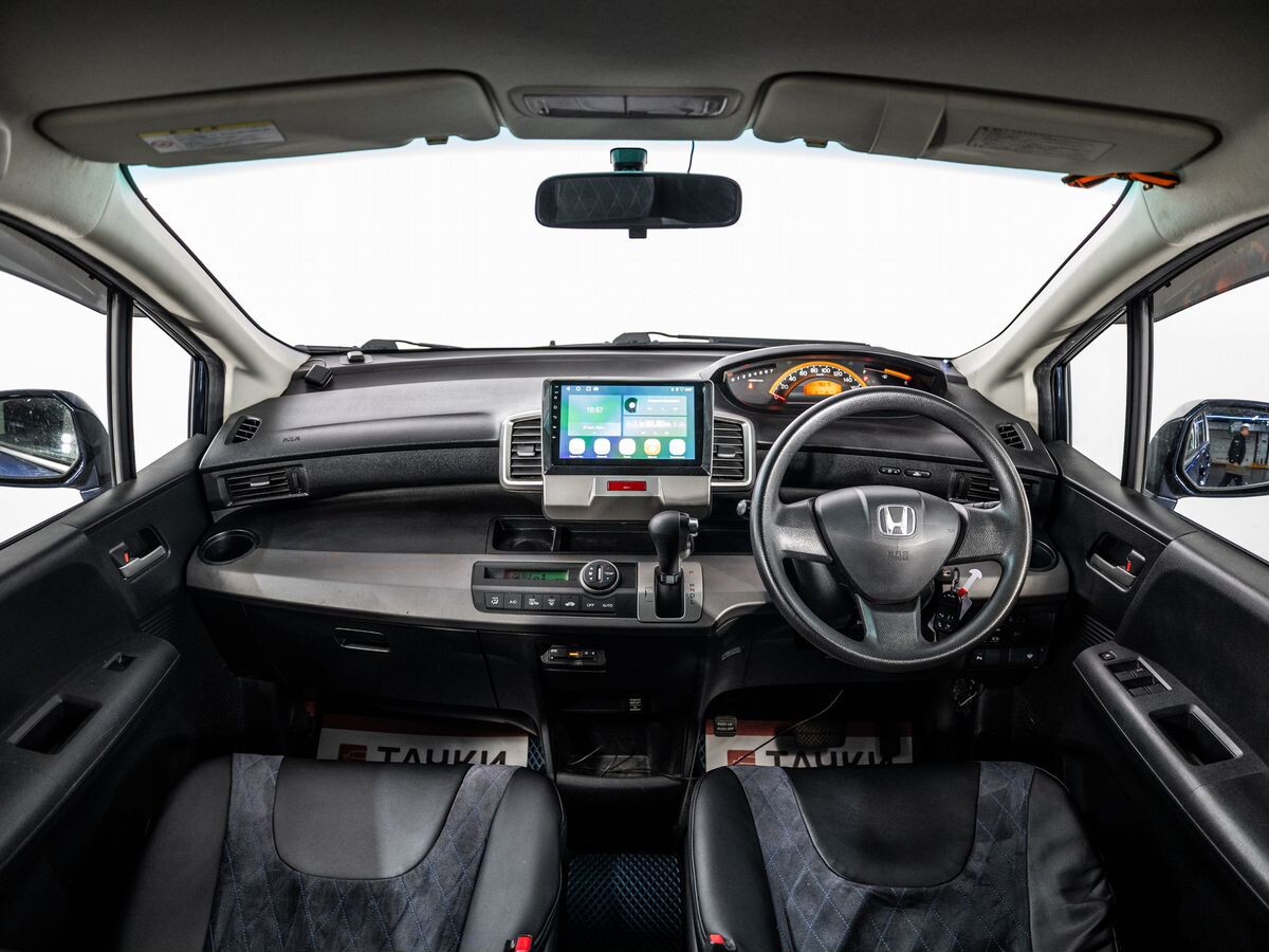Honda Freed 2010 - фото автомобиля