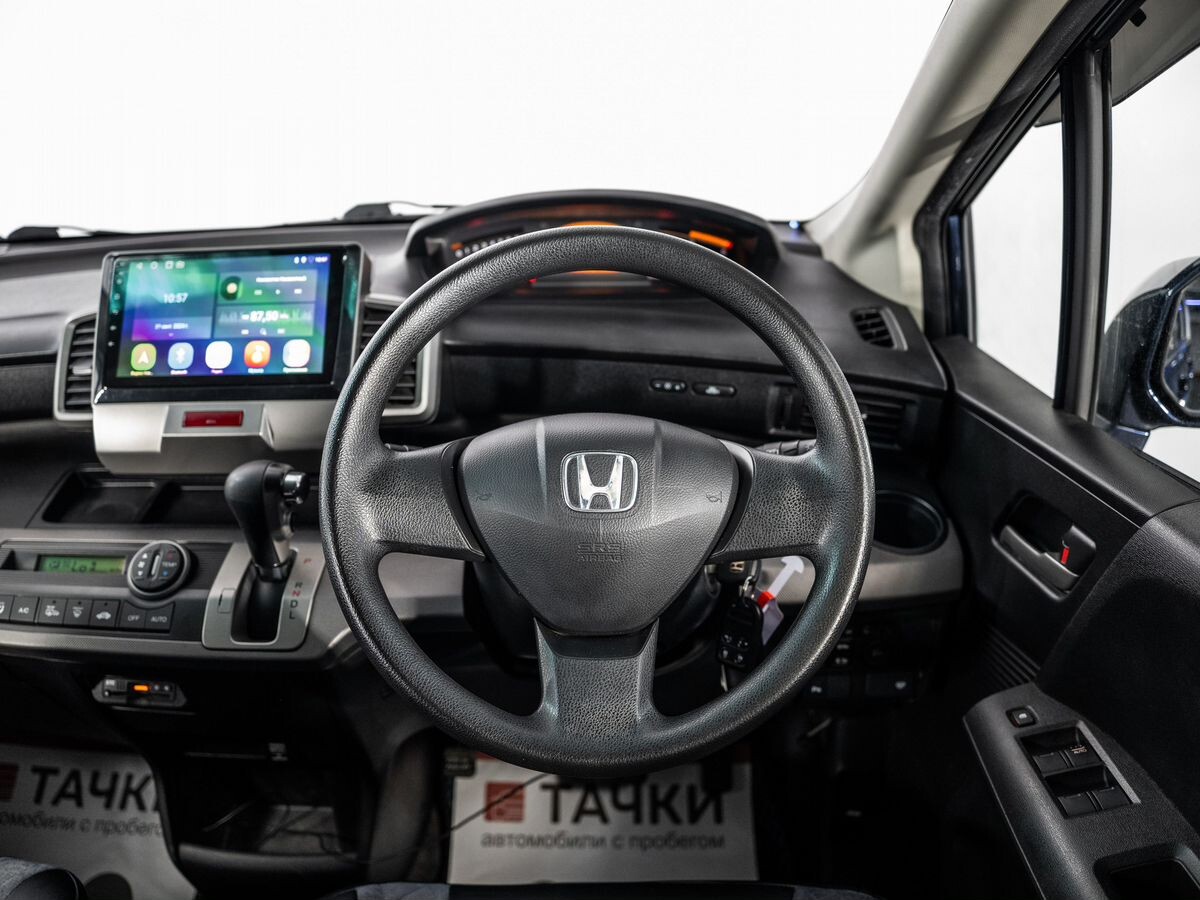 Honda Freed 2010 - фото автомобиля