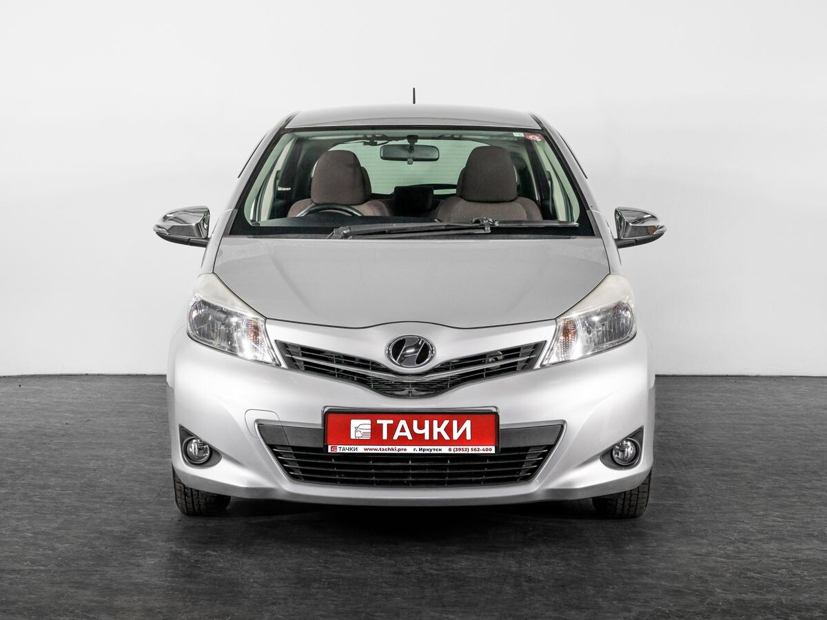 Toyota Vitz 2012 - фото автомобиля