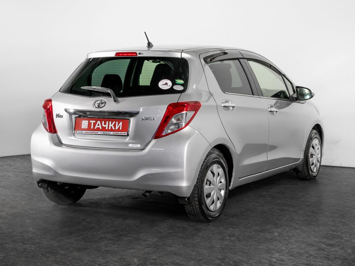 Toyota Vitz 2012 - фото автомобиля