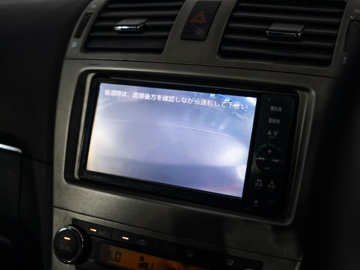 Toyota Avensis 2011 - фото автомобиля