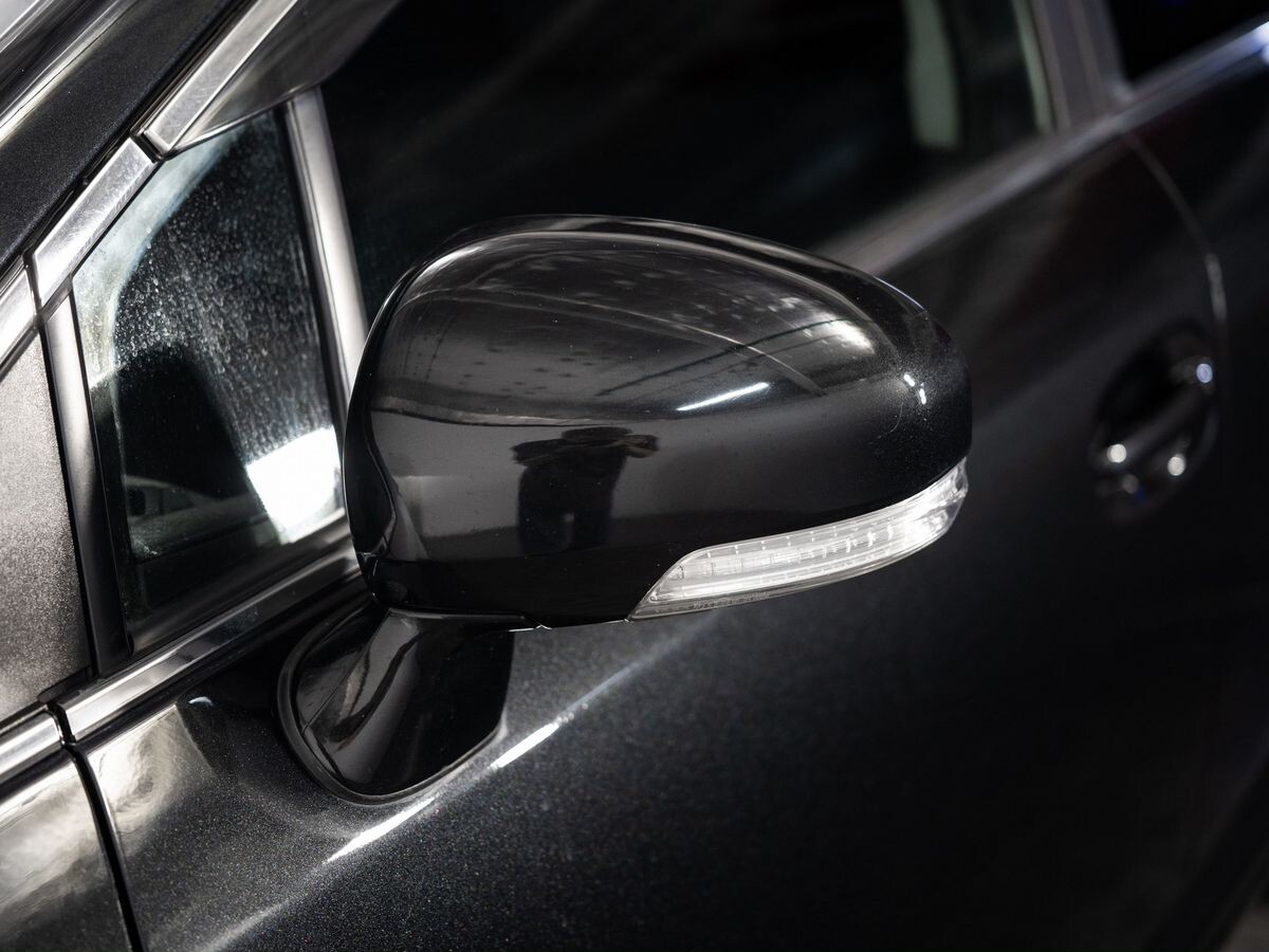 Toyota Avensis 2011 - фото автомобиля