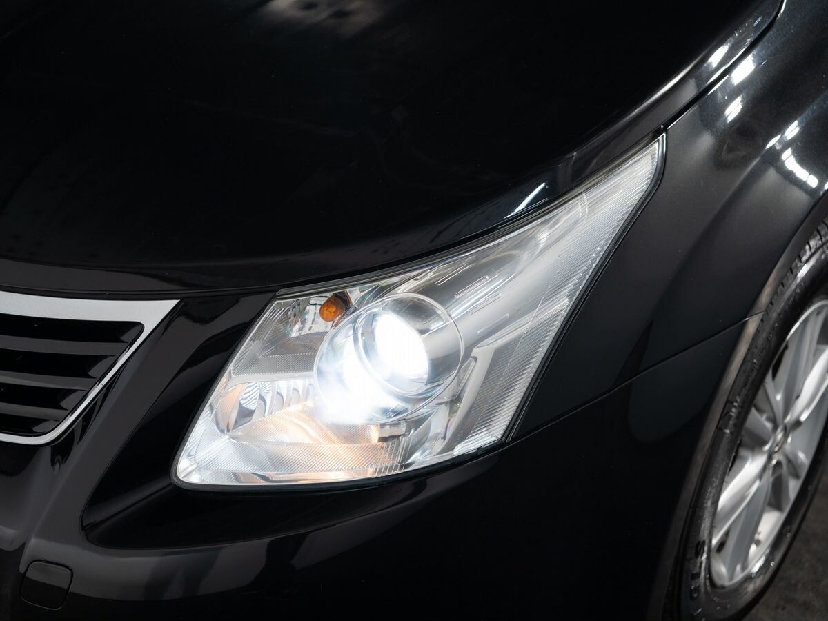 Toyota Avensis 2011 - фото автомобиля