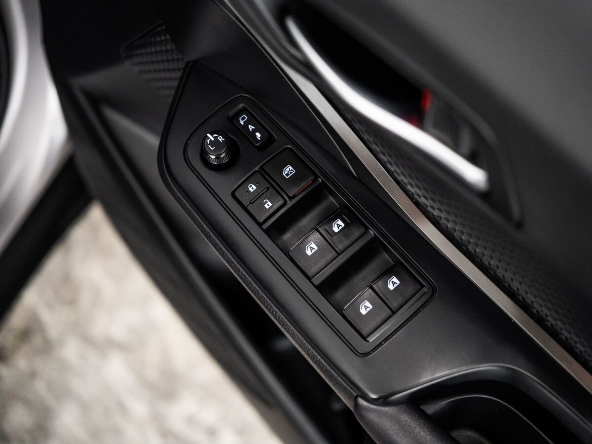 Toyota C-HR 2019 - фото автомобиля