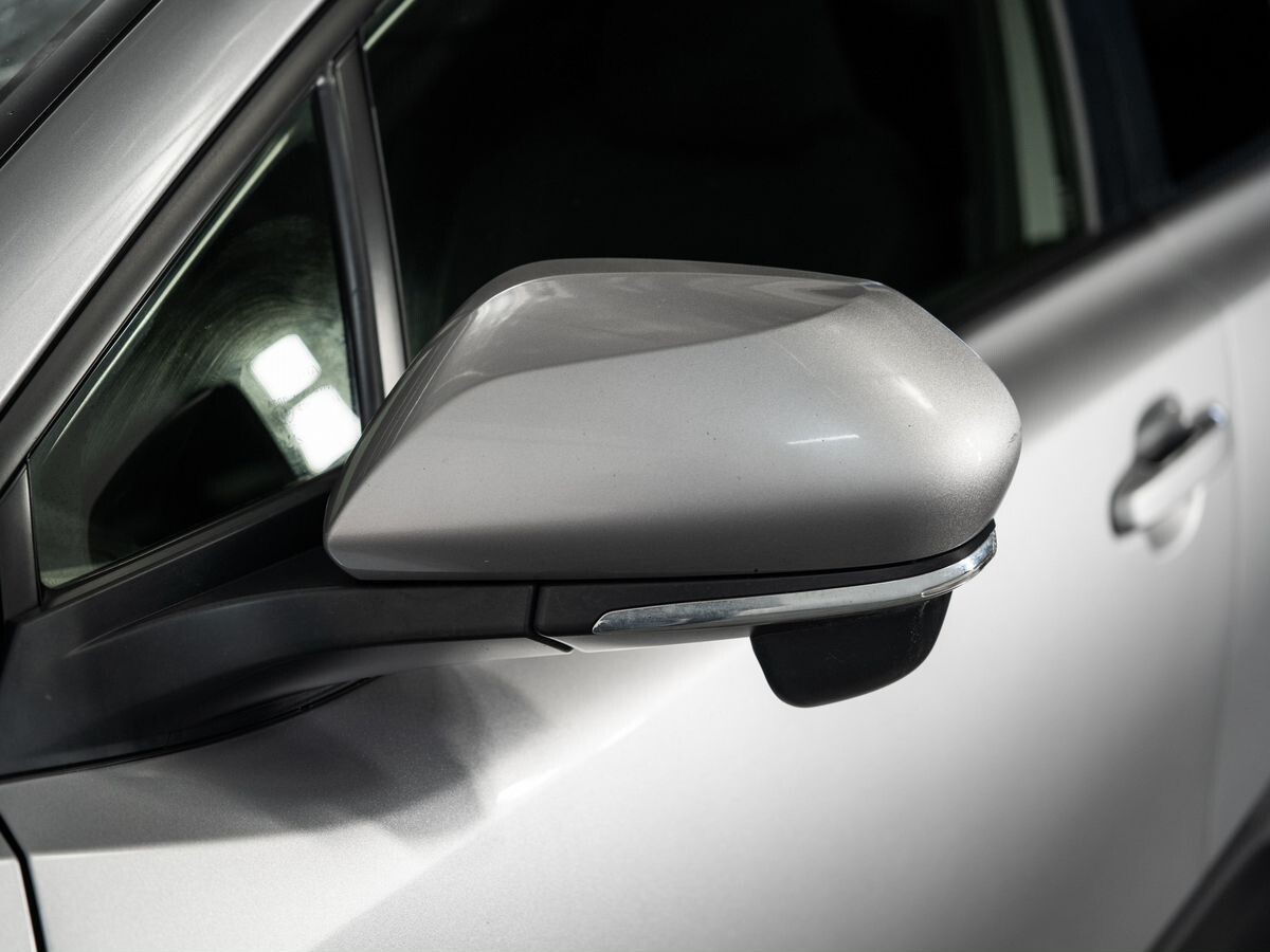 Toyota C-HR 2019 - фото автомобиля