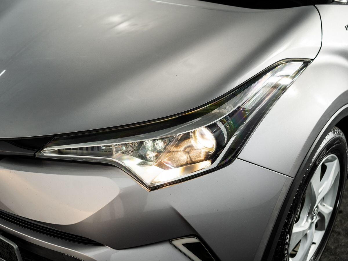 Toyota C-HR 2019 - фото автомобиля