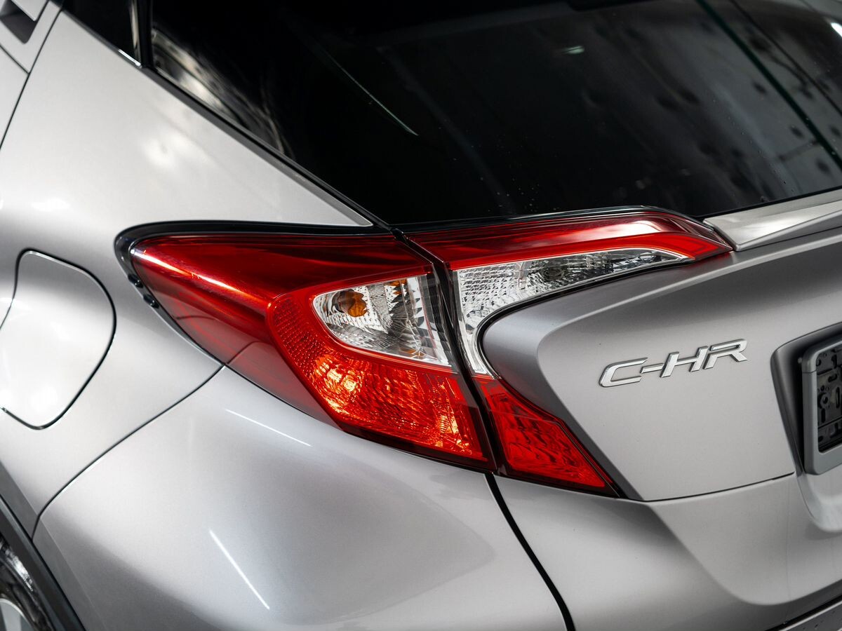 Toyota C-HR 2019 - фото автомобиля