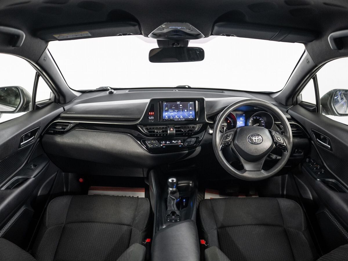 Toyota C-HR 2019 - фото автомобиля