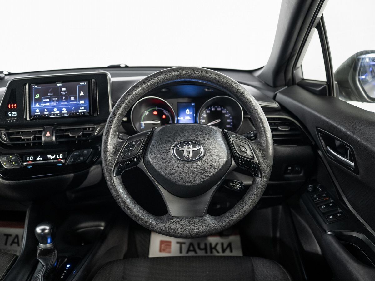 Toyota C-HR 2019 - фото автомобиля