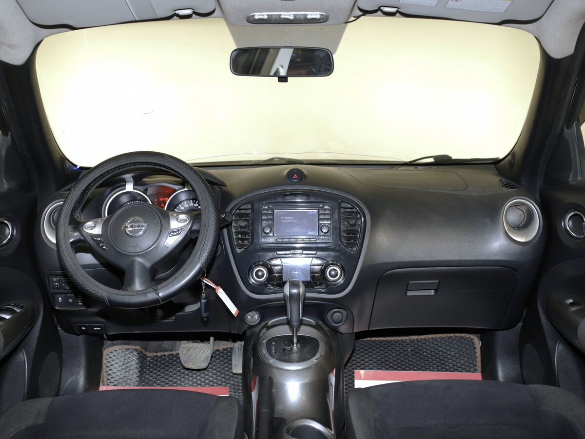 Nissan Juke 2011 - фото автомобиля