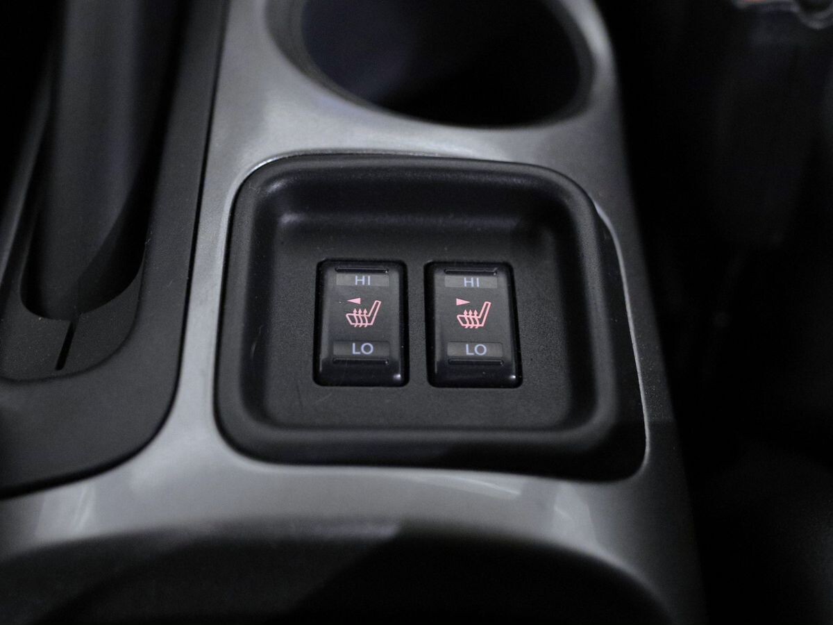 Nissan Juke 2011 - фото автомобиля