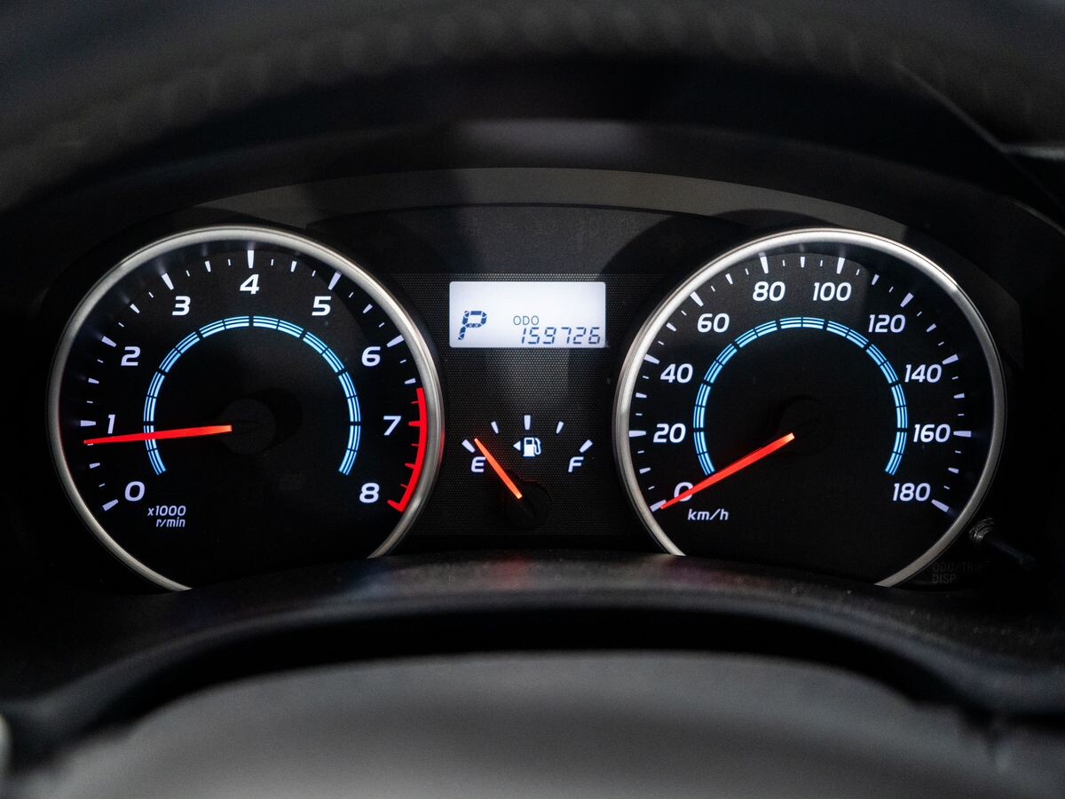Toyota Wish 2010 - фото автомобиля