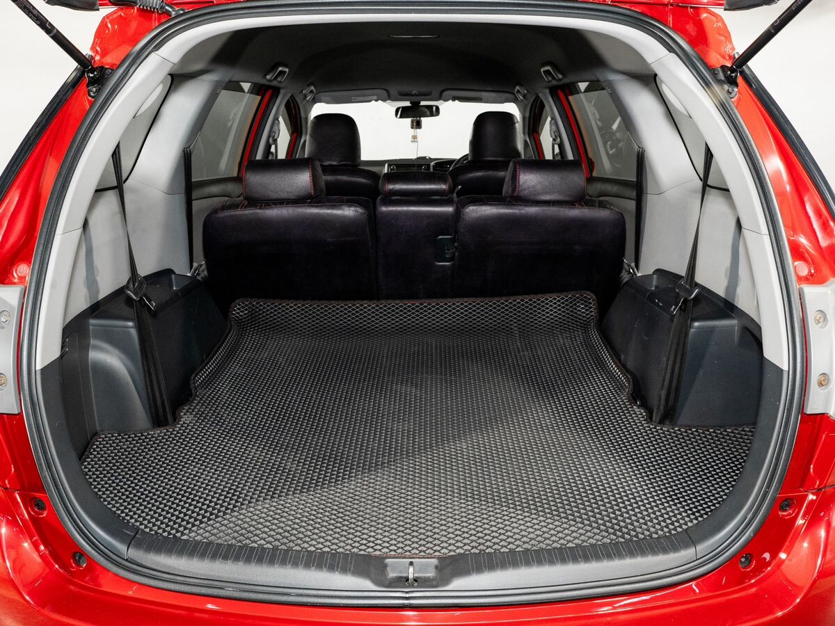 Toyota Wish 2010 - фото автомобиля