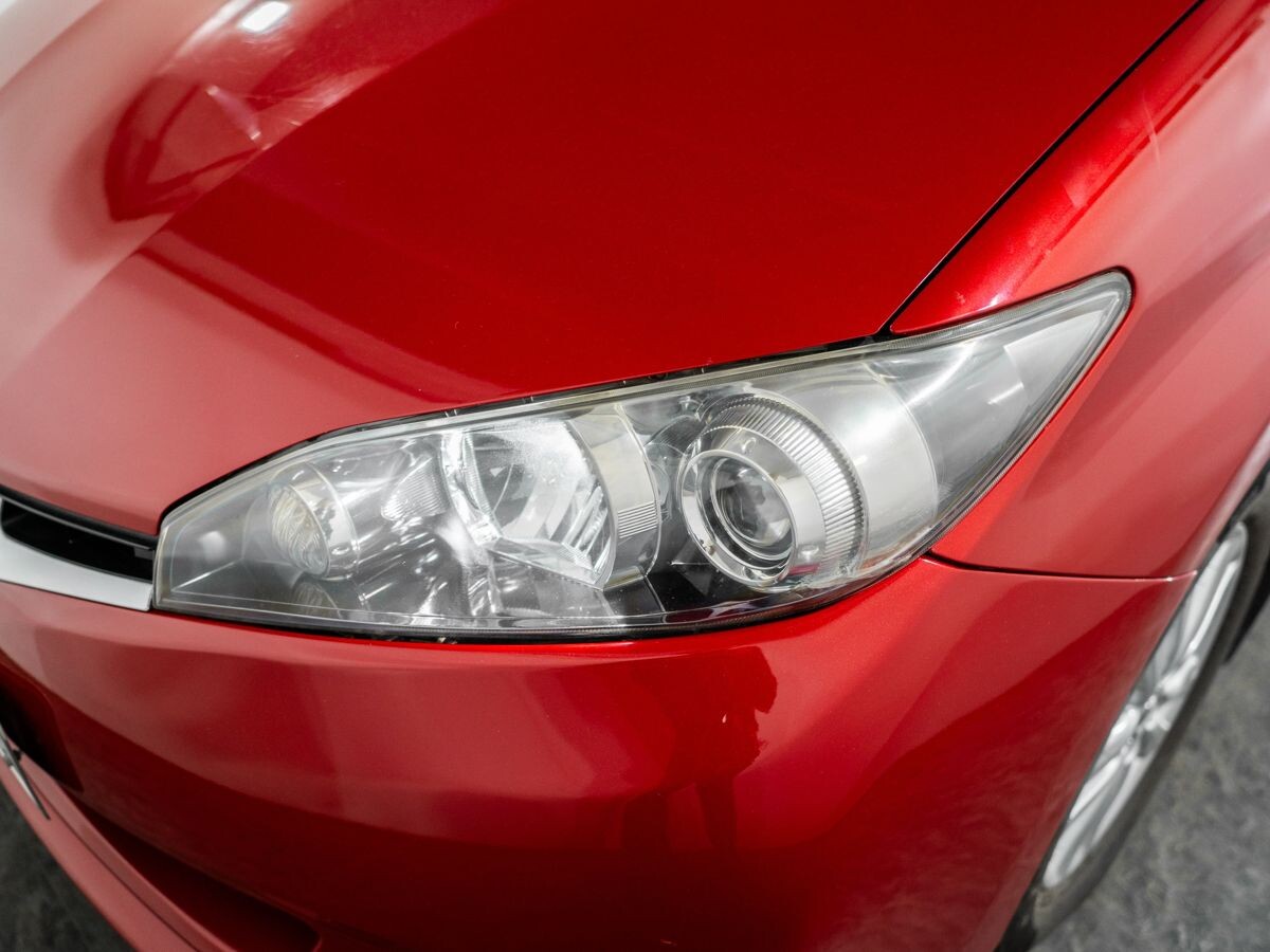 Toyota Wish 2010 - фото автомобиля