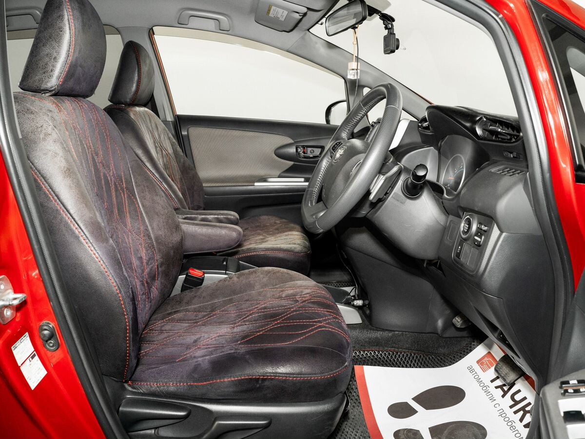 Toyota Wish 2010 - фото автомобиля