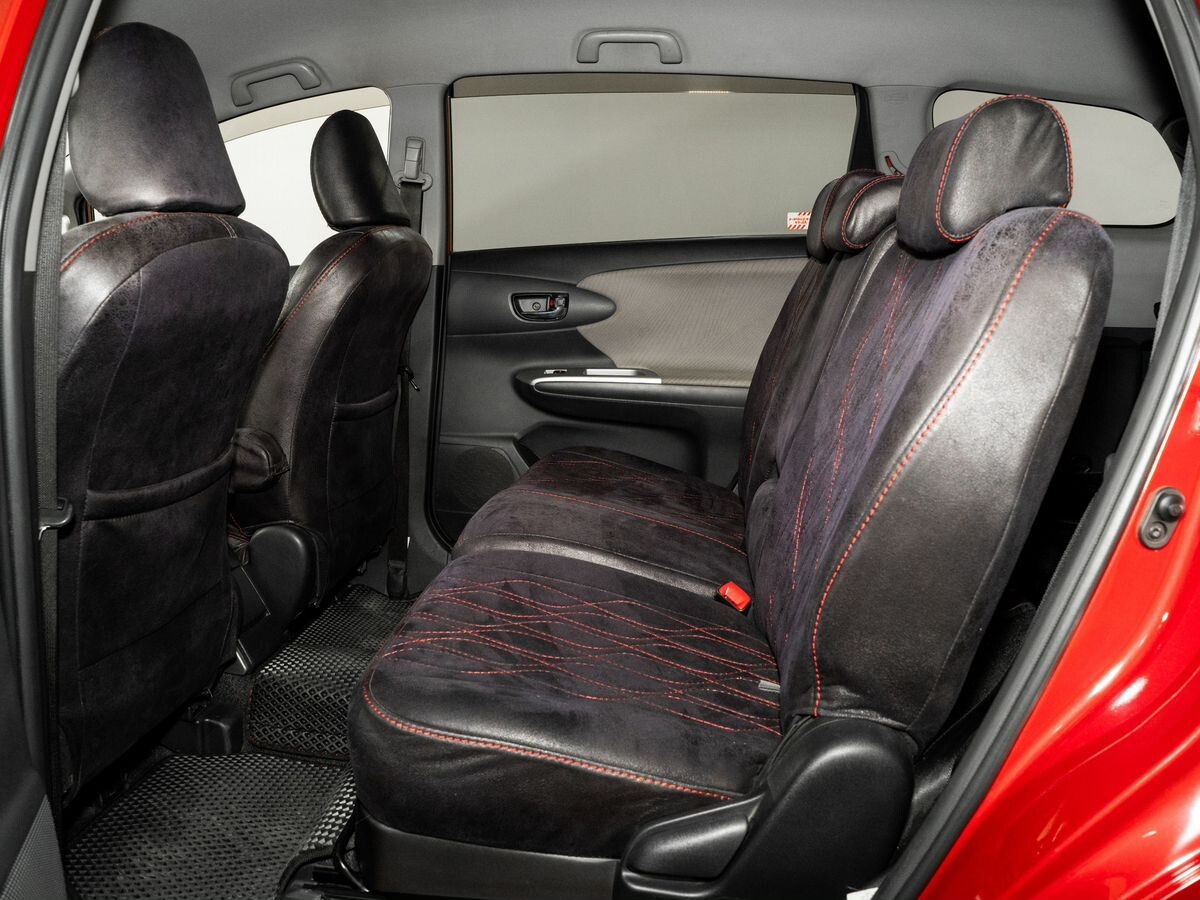 Toyota Wish 2010 - фото автомобиля
