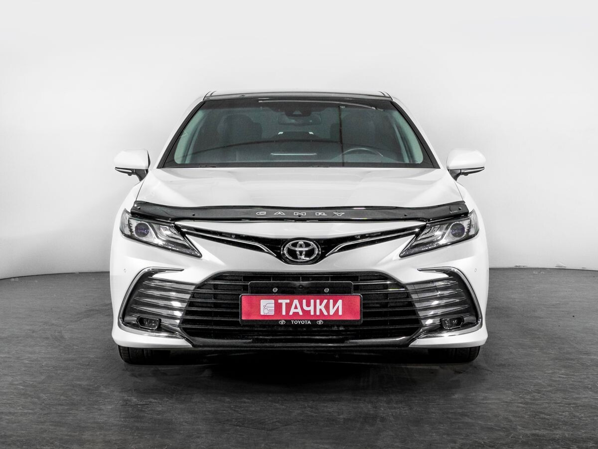 Toyota Camry 2021 - фото автомобиля