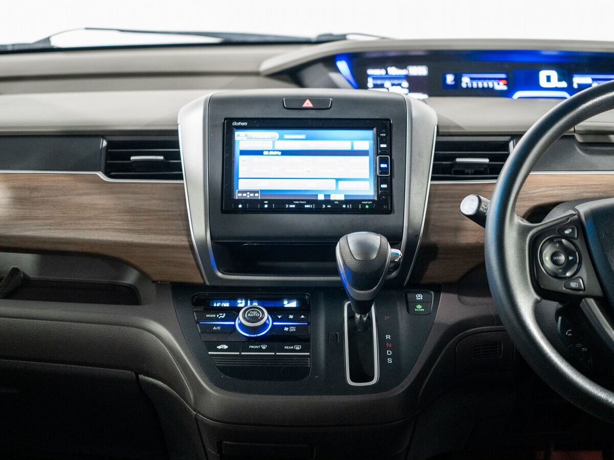 Honda Freed 2021 - фото автомобиля