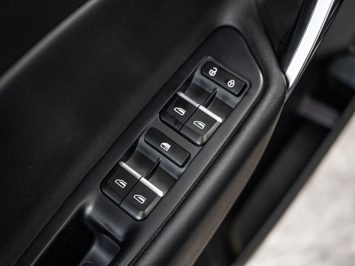 Geely Atlas 2019 - фото автомобиля